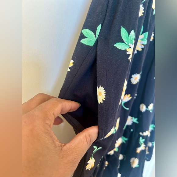 Old Navy: NWT : Girls Short-Sleeve Tiered Swing Dress size Large (10-12) - Picture 4 of 7